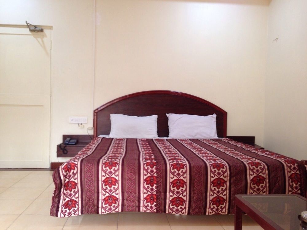 Super Townhouse G Silver Hotels Mount Road Csennai Kültér fotó